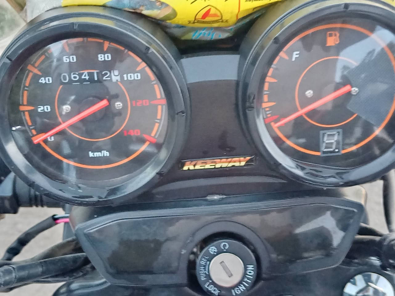 السلام عليكم دراجه كي واي معروفه بالسوك موديل 2026 دراجه مابيهه اي نقص ماشيه 6500 بعدهه عالضمان دهن مولي مادير غيره تجي وتشوف بعينك شخط مابيهه السعر 2750 رقمي ***********
