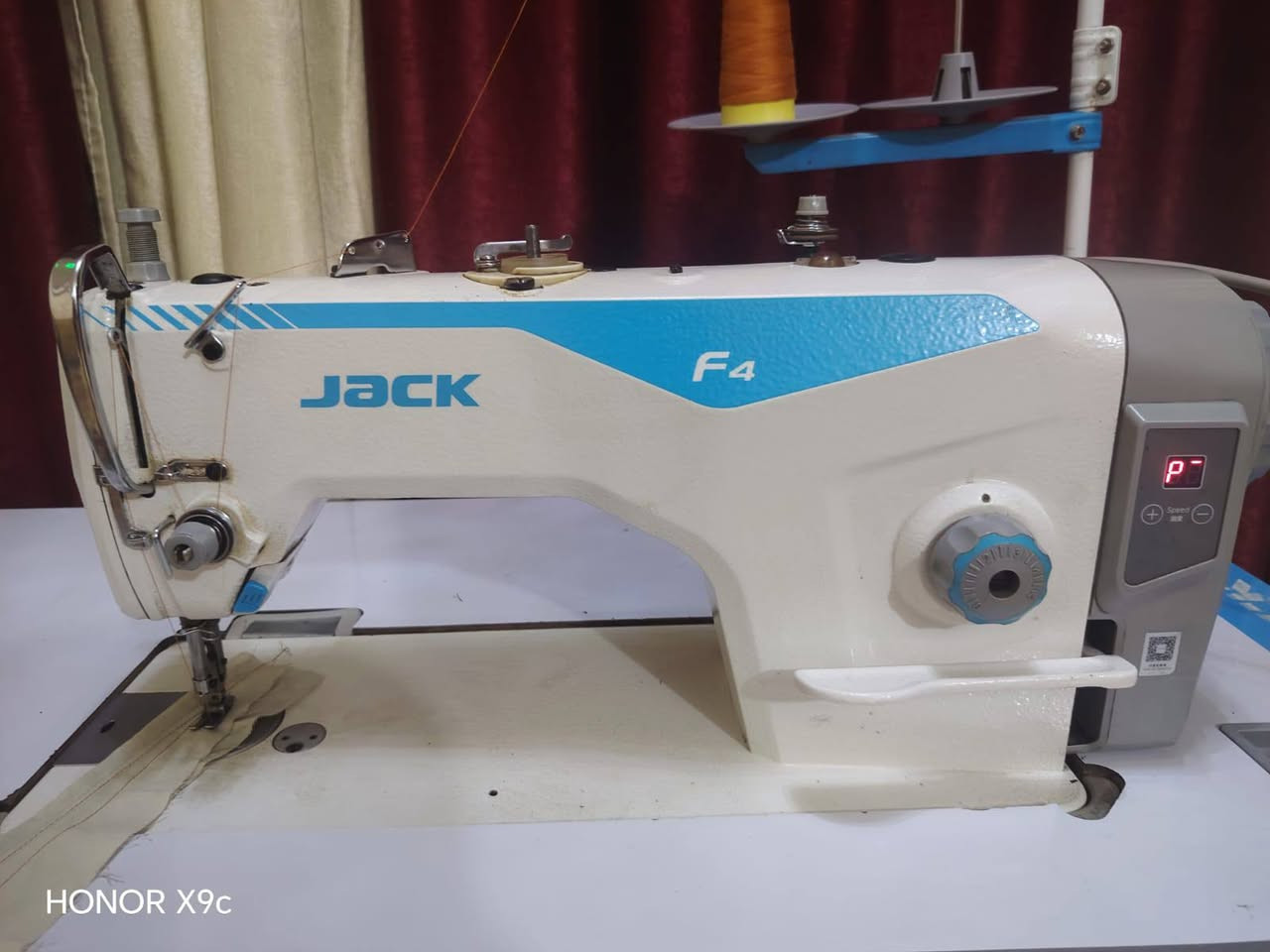 مكينه خياطه جاك F4 وكاله الاصليه
شرط الفحص والشغل 
مكينه جدااا نظيفه 
تخيط كافه انواع الاقمشه


**إذا كنت صاحب هذا الإعلان وتريد حذفه لأي سبب، رجاءا أرسل رسالة إلى الدعم الفني**