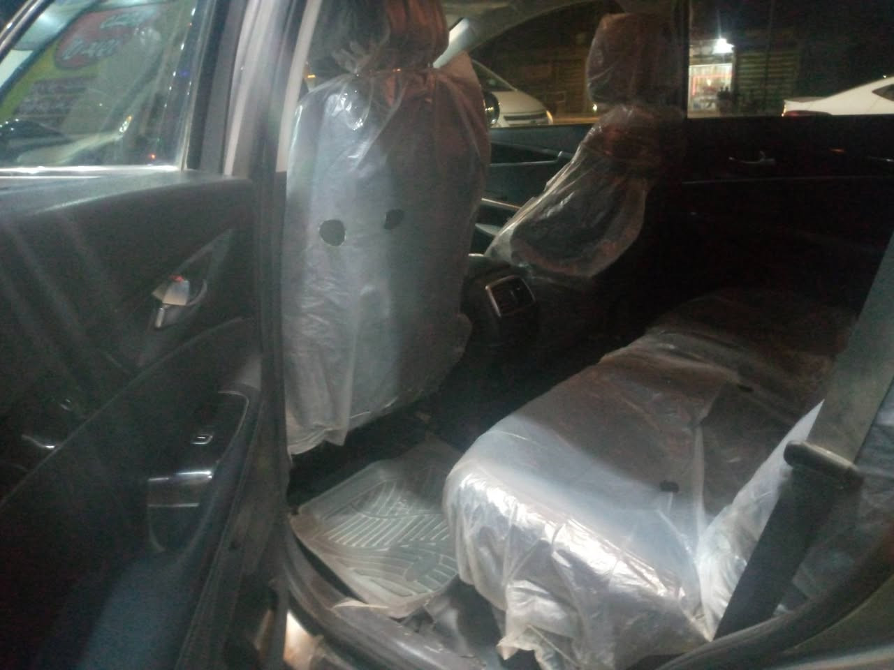 سورنتو  17امريكي رقم كربلاء ضررها مؤشر عليه بصور حادثها بابين جهت السايق مع رش صبغ المكان بدون تبديل بدون ايرباك بدون دواخل  محرك 2400 بيه خيط بخار قليل تبريد شغال تخم تأثير حداديه 5راكب للبيع او مراوس السعر والتفاصيل ***********
