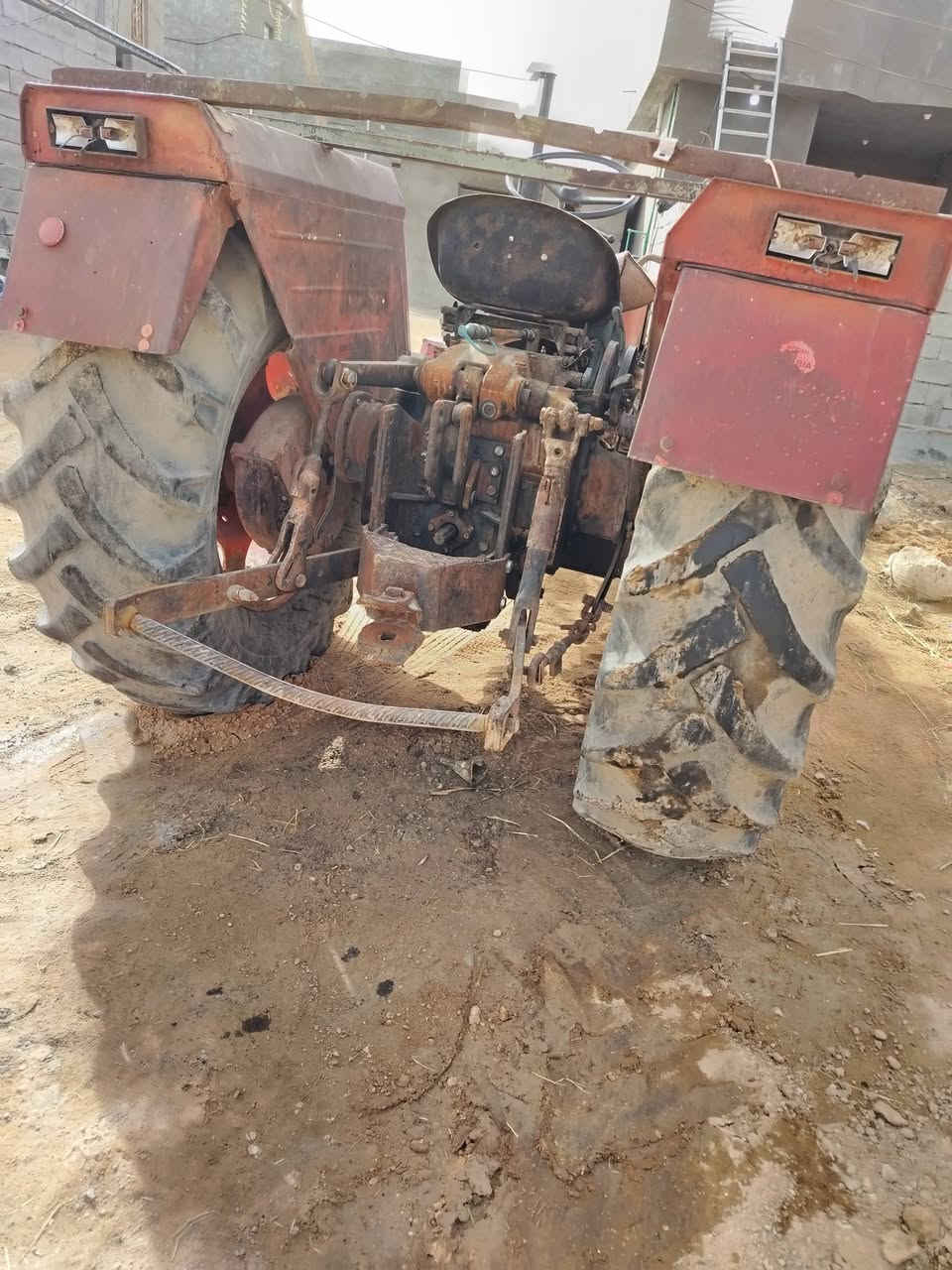 عنتر موديل ٨٦ للبيع مكان كربلاء سعر 5ملاين ونص  وبي مجال استيرن باور كير محرك اكسل هايدروريك كهربائيات جهاز رفع كل شغال سنويه و رقم بدون تحويل  ***********
