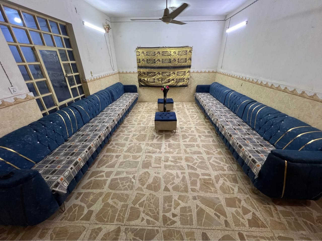 تخم 17 نفر 
للبيع تزكام خقوي ونظيف ما بي اي ضرر وياه مفرش جديد 
السعر ٤٥٠ 
النجف الاشرف
*********** Singapore
