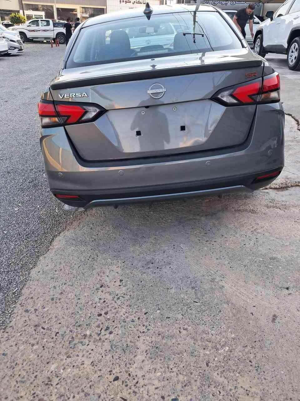 نیسان ڤێرسا SR 2024
مواسەفات ڕادار +خەتی جادە +  ئۆتۆ ستۆپ 
یەك پارجەی بۆیاخە بەس بۆنید
ئیرباگی سوکان و شانی تەقیوەو بیلادی داندراونەتەوە 
کاتی سێ مانگی لەگەڵە
0750 1787534
