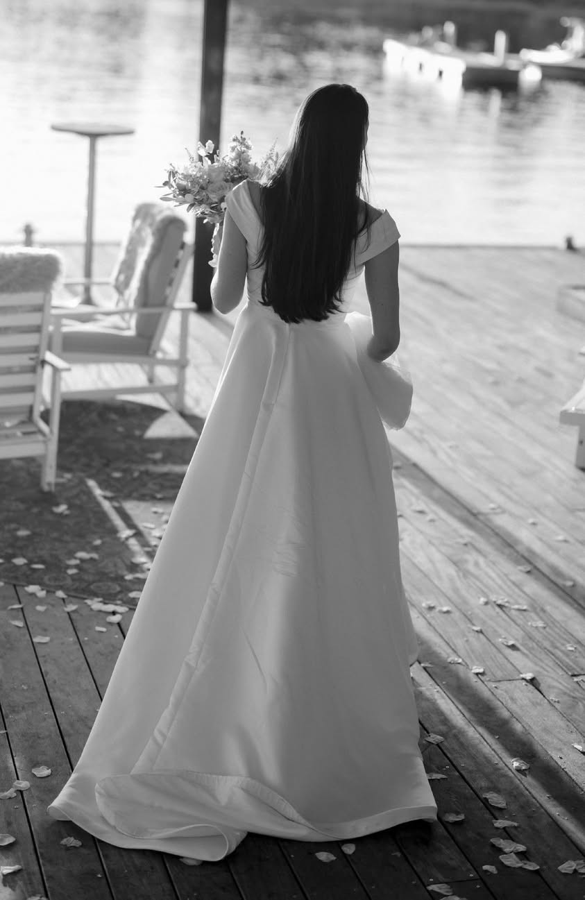 بداية الحكاية، تبدأ بفستان مثالي." فستان عقد القران ليس مجرد قطعة قماش، بل هو الشاهد الأول على وعود الحب. تألقي برقيّ يليق بجمال ليلتك. ✨💍

متوفر ✅

القياس :- L
          

السعر :- 35  الف✔️
الحذاء حيكون هدية ويا الفستان قياسه 39/40 

توجد خدمه توصيل 5 الف 
ولجميع محافظات العراق 🏘🚗


**إذا كنت صاحب هذا الإعلان وتريد حذفه لأي سبب، رجاءا أرسل رسالة إلى الدعم الفني**