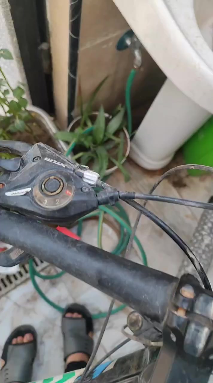 سلام عليكم بايسكل للبيع جبلي جديد 
ب 50 الف 
حجم 26 
مكاني بغداد بل شعب


**إذا كنت صاحب هذا الإعلان وتريد حذفه لأي سبب، رجاءا أرسل رسالة إلى الدعم الفني**