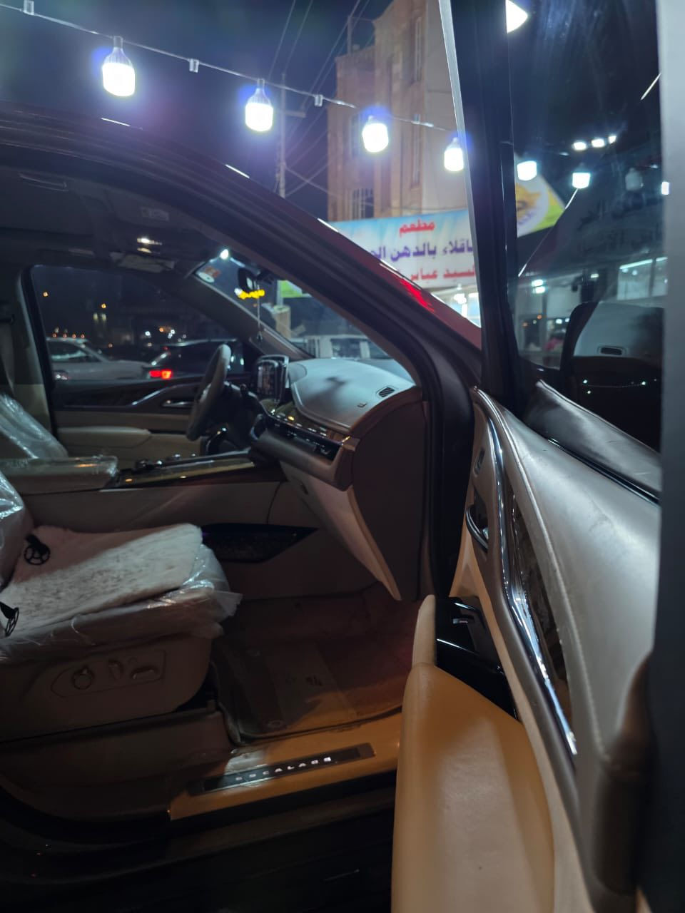 كاديلاك اسكاليد (2021 ) خليحي وكاله منصور  _
لون مميز  بلادي فول فول مواصفات 
ماشيه 90 الف كيلو سياره بدون صبوغ بدون بارد بدون رمل
خليجي وكالة المنصور وبعدهه بالضمان  
مكفولة كفالة عامة 
 باسمي تحويل ثاني يوم بسنويه جديد مغلفه بلpff

المواصفات 
٣٦سماعه
تشغيل عن بعد  
٣شاشه
‏‎5 كاميرات
‏‎5 بصمات
فور ويل
كشن مساج 
دوسات كهرباء 
داتا شو 
بانوراما 
داخل ابيض
لايت زنون عالي ناصي ٥ عدسات
‏‎4 شاشات بالدشبول والسقف والكشنات
تحكم بريك 
جنطه ذكيه جلاق
رادار تحديد مسار
رادار خلفي
رادار امامي 
رادار جانبي 
كشن تدفئة وتبريد سايق وراكب
كشنات امامية تدليك
كشنات خلفية تدفئة
مري شفط 
اشارة بداخل المراية
كشنات جلد 
كشنات خلفية عدل
علامة كاديلاك ضوئية بالدعامية الخلفية
الكشنات كهرباء 
ذاكرة ميموري ستيرن وكشن
قاصه 
ويل ٢٢ بلادي 
بااختصار السيارة فول للاخير 
عليه تضليل 80‎%‎ 
سنه 2027 

مكان سيارة النجف الآشرف رقم ***********
