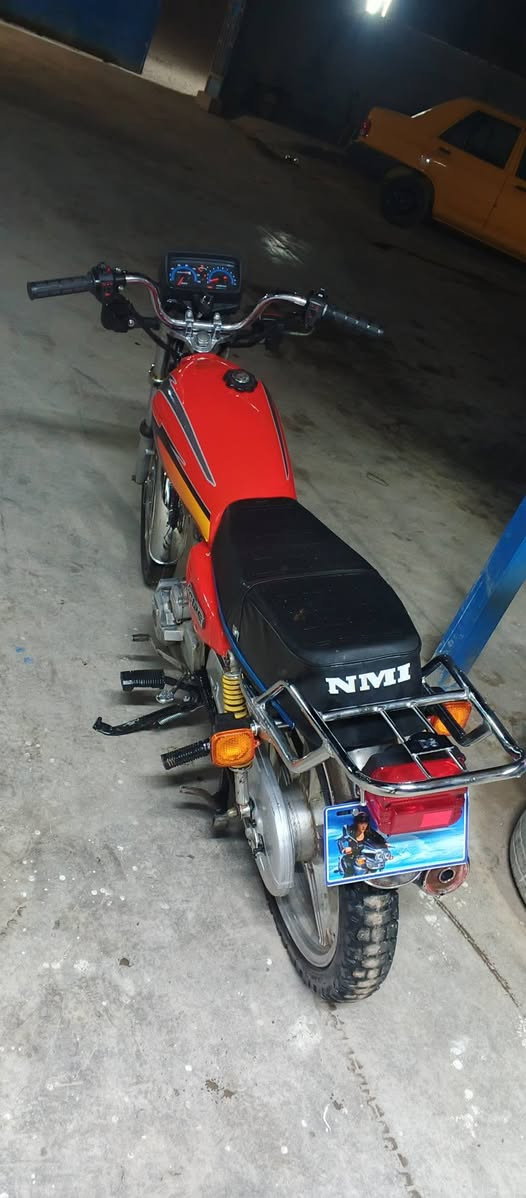 السلام عليكم درجه ايراني للبيع 2017 بدون أوراق واتكفلك من كلشي  كهربايات عوزه كتف مال اشاير   بس باتري ضعيف محرك 5كير محرك برغي مامفتوح بي الدراجه جاهزة وحلوه/ مكان بغداد جسر الفرنسي/السعر 375وبيه مجال/رقمي/***********
