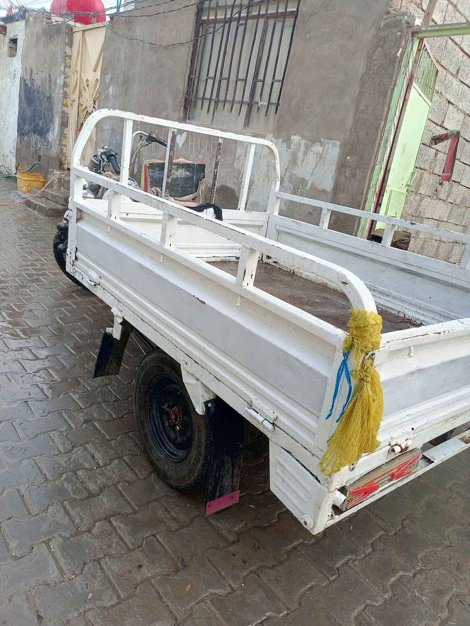 السلام عليكم ستوته للبيع موديل 2009 السعر 800 وبيها مجال العنوان النجف ناحية الرضويه  قرب جامع الزهراء التواصل على هذا الرقم ‏‪***********‬‏
