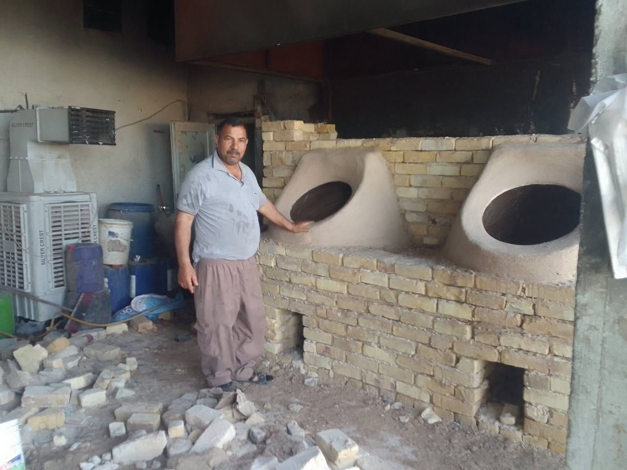 معمل سيف الكوفي .. للبناء والفخار . انسب الاسعار
***********
***********
***********  
يوجد لدينا كل مستلزمات واحتياجات المخابز والافران 
اجود وارقة انواع التنانير الكوفية .. وباانسب الاسعار 
تنانير الشوي 🍁 تنانير مندي 🌺 تنانير مخابز 🌺 عجانات 🔥 ابوق ناري 🌷 بريمزات 🌷 طبكيات 🌻
قباقة 🌟 ماشات 🌲 وكل مايحتاجه المخبز,
