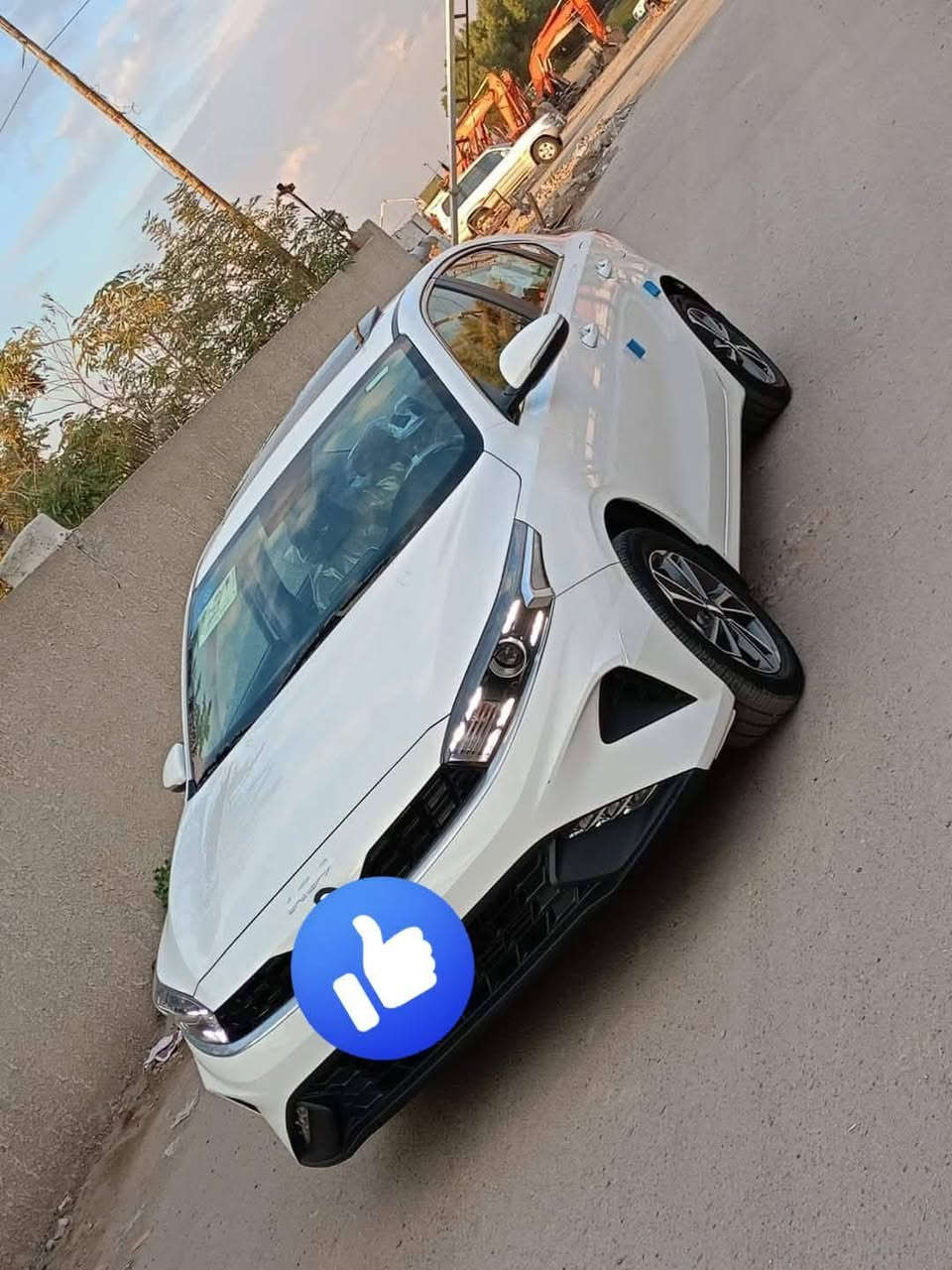 السلام عليكم
كيا سيراتو موديل 2024
السيارة مكفولة كفاله عامه رقم بغداد انكليزي بأسمي مداور ثاني 
محرك 2000 دوش 
ماشية 50   الف حقيقي شرط بعدهي بحاله الوكاله 
مواصفات
1- فتحة سلايت 
2- اشاير بل مري 
3- ويل كب اصلي 
4- تبريد قطعتين 
5- شادلهة شاشة اصلية ابل كاربلي
6- وشادلهة منضومة زنون اصلية 
7- بيهة سويجات عدد 2 مال الشركة
8- حساس خلفي 
9- لدات امامية + بروجكترات امامية 
داخل السيارة لونين اسود و صحراوي
السبير و العدة مالتهة بعدهن بحالة الوكالة مانازلات
الشراي يتصل *********** مكاني الرميثه
