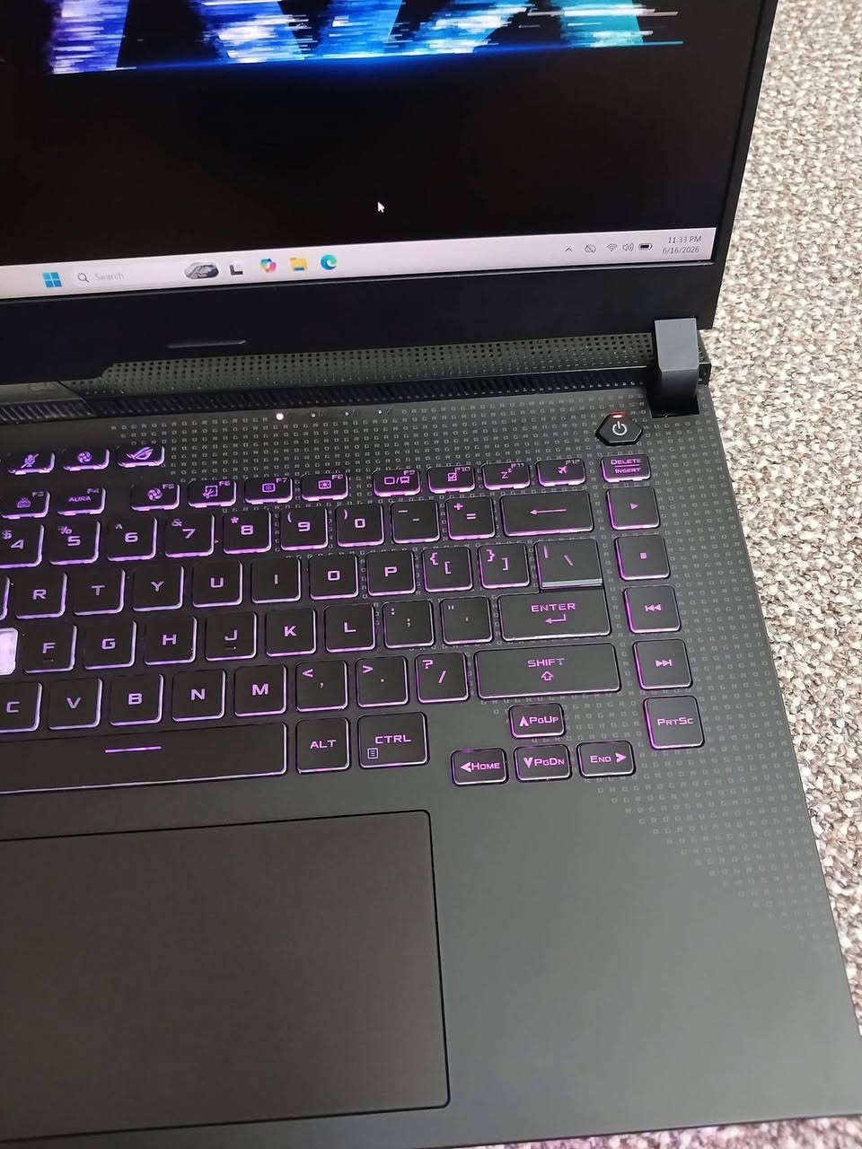 ASUS ROG Strix G15
المعالج: AMD Ryzen 9 5980HX
تردد يصل إلى 4.9GHz
كرت الشاشة: AMD Radeon RX 6800M
ذاكرة 12GB VRAM
قدرة تصل إلى 150W
الذاكرة العشوائية (RAM):
16GB DDR4
سرعة 3200MHz
التخزين:
512GB SSD
نوع NVMe M.2
الشاشة:
15.6 بوصة
FHD (1920×1080)
نوع IPS
معدل تحديث 300Hz
تغطية ألوان 100% sRGB
الحالة:
شبه جديد (Like New)
مميزات إضافية:
RGB Bar إضاءة أمامية
شاشة 300Hz مناسبة للألعاب التنافسية
السعر:
1.520.000


**إذا كنت صاحب هذا الإعلان وتريد حذفه لأي سبب، رجاءا أرسل رسالة إلى الدعم الفني**
