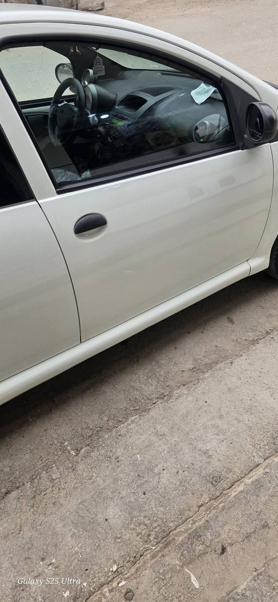 بي واي دي ٢٠١٢
سيارة جديده كلش 

ماشيه ٤٥ الف 
سيارة ما ماشيه هواي ما متعوبه 
كلها على وظع الشركه 

كفاله عامه من كلشي 
كلها بلاد شركه 
سيارة جانت واكفه ما مشتغله 
مكينه ١٣٠٠ 
كهربائيات شركه 
كيجات شركه 
صدر شركه 
تبريد شركه 
تدفئه 
سيدي شغال 
اواكس 
راديو 
كشنات شرط شركه بعدهن بجيسهن 
ترايك مفتوح وين ميعجبك 
كير عادي شلعه معدل فول 
جامات خلفي سياحي 
امامي اوتو 
اليوم بدلت دهن درجه اولى 
وبانزين محسن 
يعني السيارة جاهزة مجهزة 
سويج ريمونت 
كتلوكاتها بيها 
لزكات الشركه بيها ما ملزوكات بلجام 
رقم بغداد انكليزي تحويل مباشر 
هزة جديده 
سنويه ٢٠٣٠ 
السعر ٥٠ مجال بسيط جدآ 
مكاني حله مركز المدينه 
***********
اسف للاطاله 
كلشي مذكور يمك واني بلخدمه
