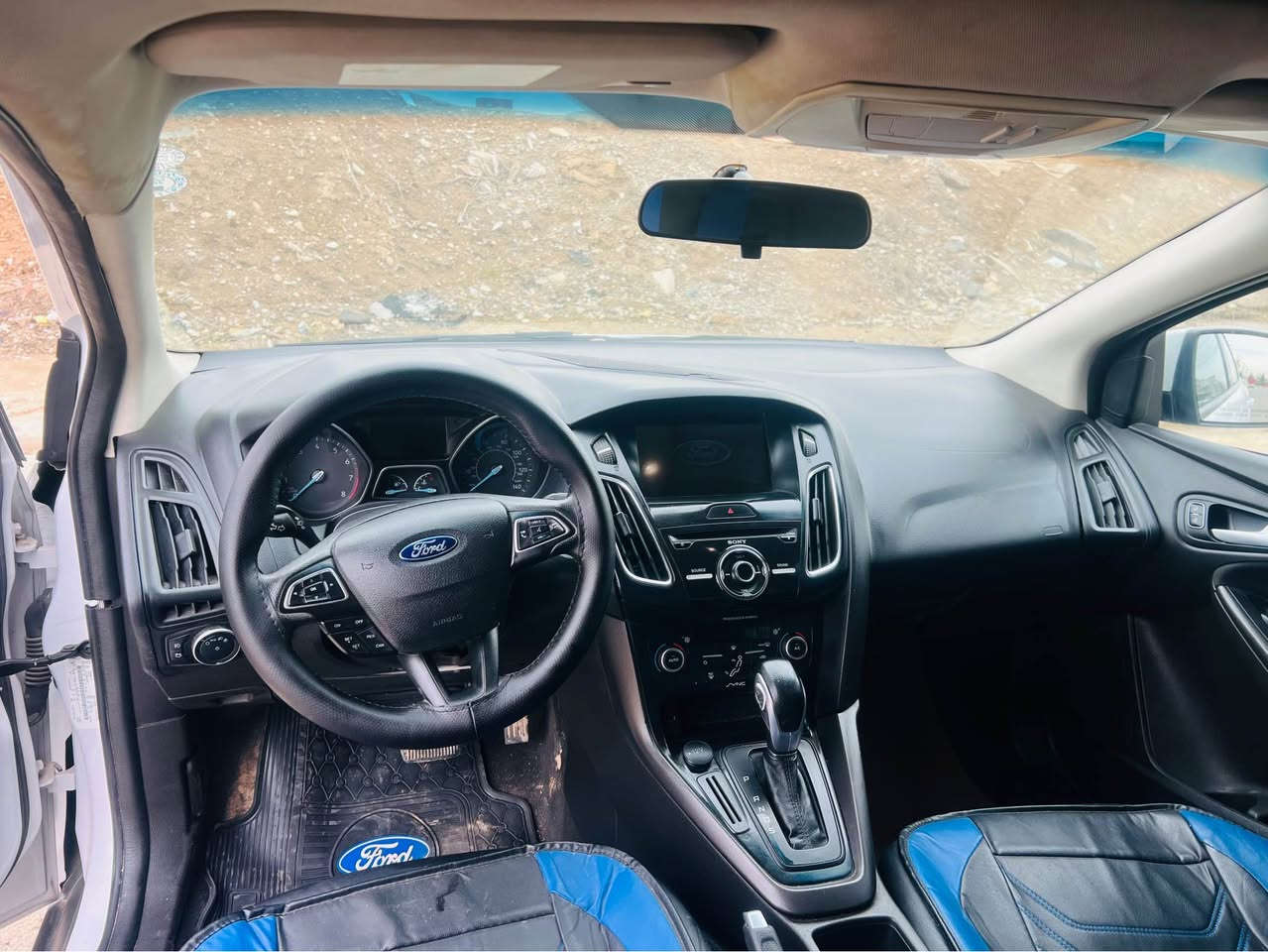 فۆرد فۆکس  
مۆدێل 2018 
مواسەفات sel قەپات ماسەفات
شاشە گەورە 
سەماحە سۆنی بیلادی
ناو ٧ رەنگ
٣ پارچە سبوخ کەمێک ژۆری هەیە دوو قۆپی گچکەی سەقفی هەیتی
84 $ کەمێک مەجال تب . لە هەولیرم ژ.م *********** أربيل, العراق
