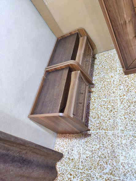 غرفة تركي مستعملة نظيفة جداً ماركة نظافه 💯 ثمن قطع العنوان خلف مرطبات البحرين مقابل افران زينب الرقم ***********
غير متوجد على الفيس 
مستعدون لشراء الغرف والكناتير
