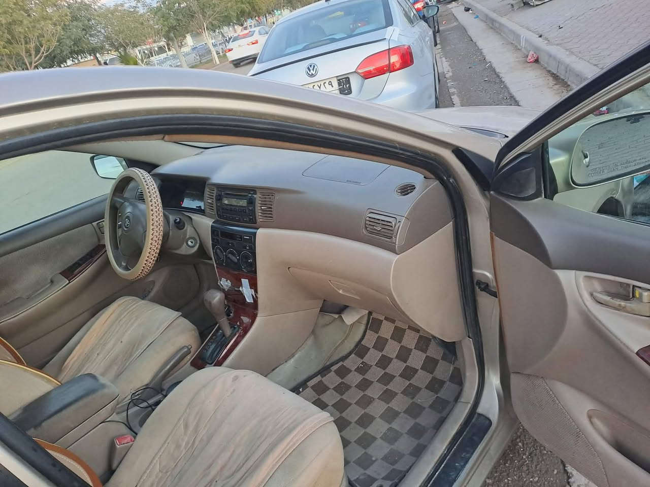 السلام عليكم ورحمة الله وبركاته 
سيارة للبيع موديل 2007 كلين گير اوتوماتيك 
رقم سليمانية يوجد فيها بطاقة بانزين 
لمعرفة السعر الاتصال على الرقم 
***********
