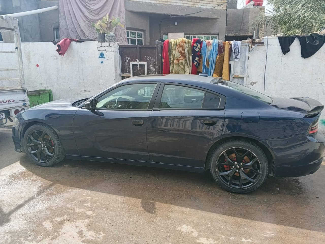 سلام عليكم للبيع جارجر موديل 2017 اصل سياره جاهزه مكينه ٣٦٠٠ كير جديد تخم تاير رقم بغداد بسمي سياره فول مواصفات فتحه كشنات حضن رقم***********اسعره 155وبيه مجال مكاني بغداد
