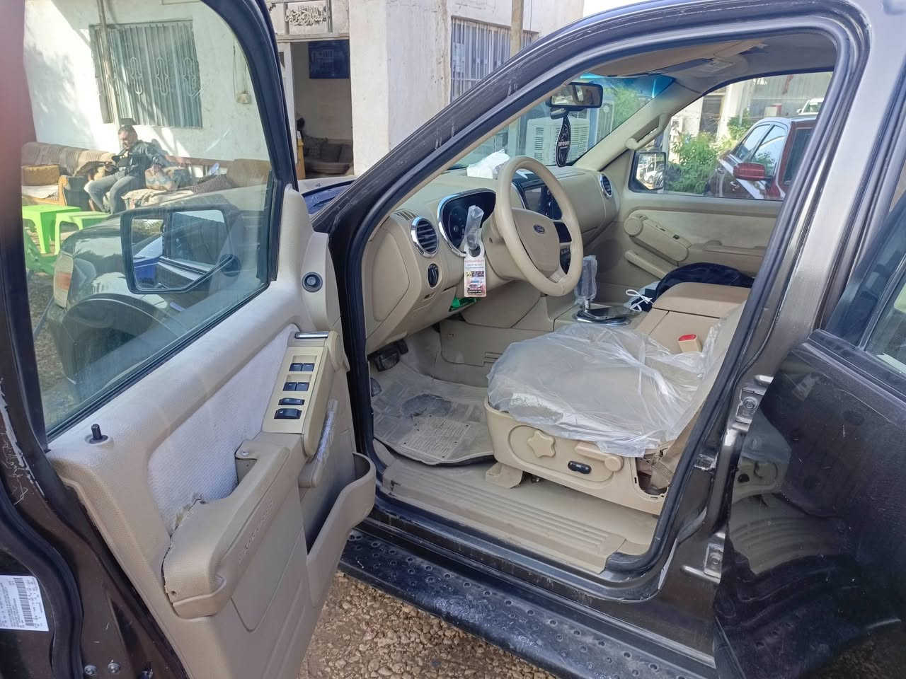 اكسبلور موديل 2007 كفاله عامه  السعر 110 
***********
