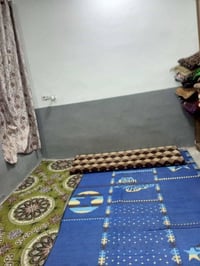 دار للبيع مساحه 100 مربع بناء حديث خلف مستشفى مباشر على شارع مكون من ه...