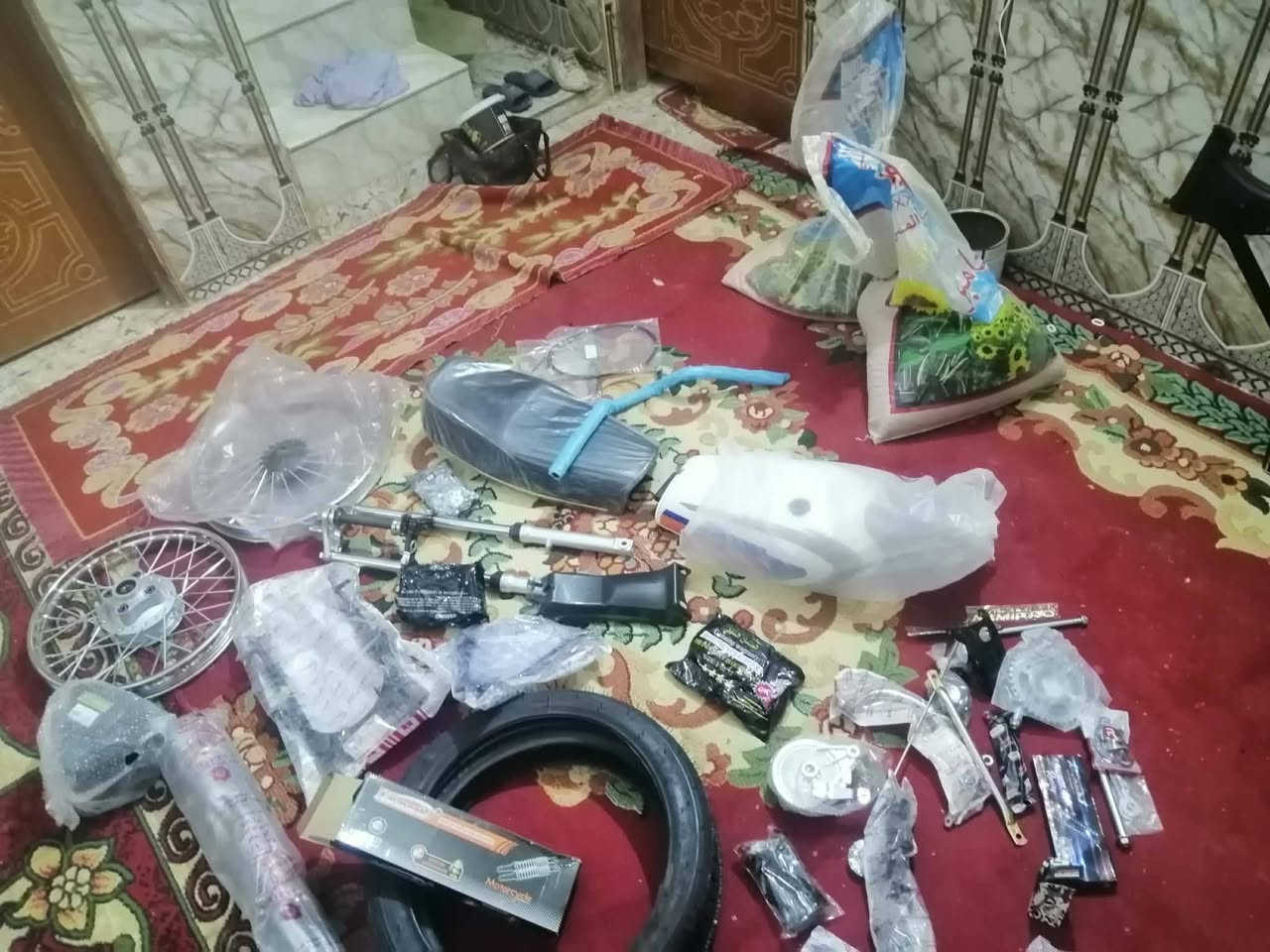 سلام عليكم تعميره بدون محرك وشاصي نامه٧ اوراق أصولي  مديل ٢٠ تعميره قبل يومين ماخذه للبيع سعر ٦٥٠ وبيه مجال للشراي مكان ناصرية مركز ***********
