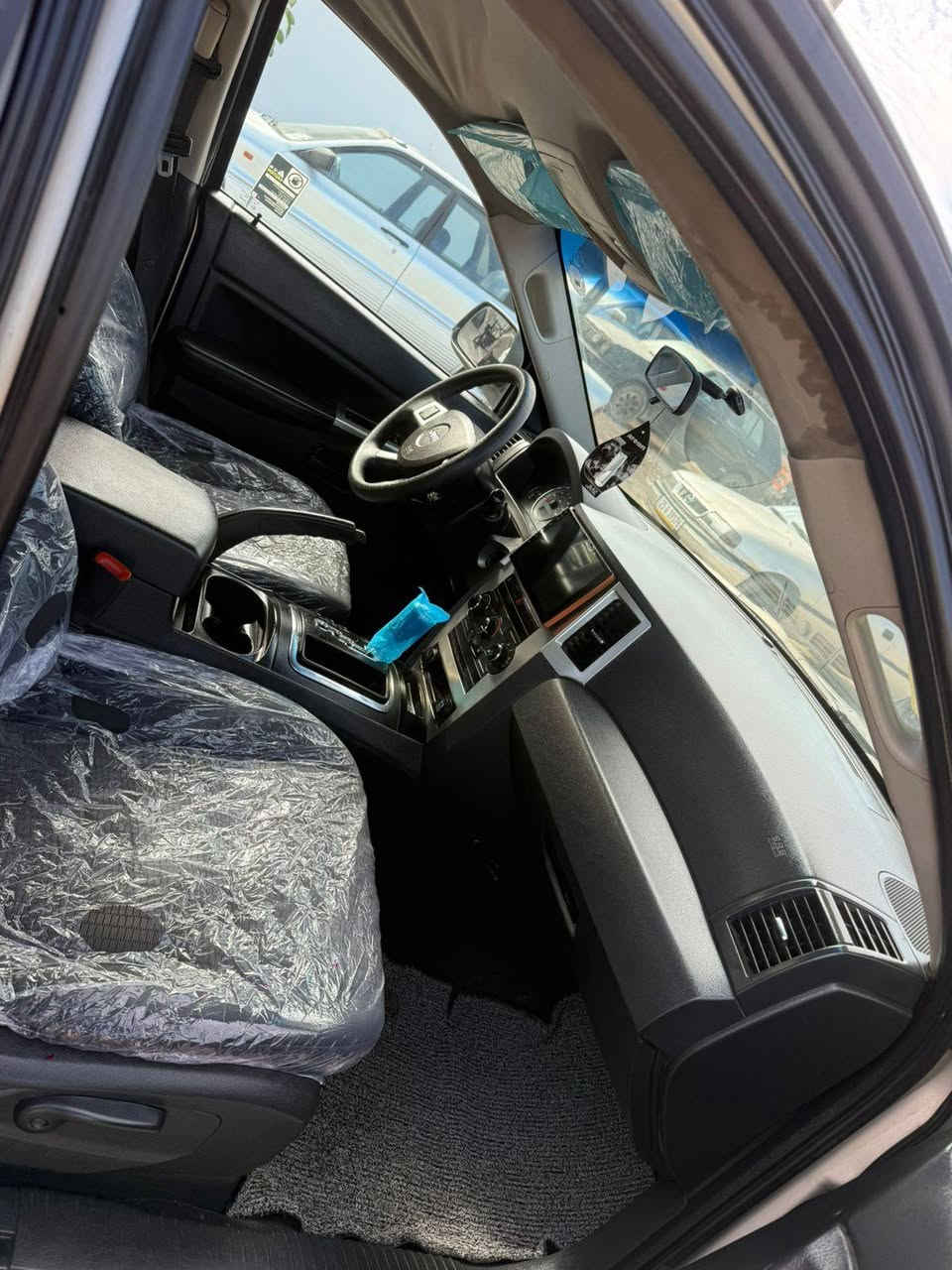 سلام و عليكوم اخوان جيب لاريدو موديل 2008فول مواصفات دبل اكسل سنوية بسمي تحيول يوم ثاني صدر ماصدر كول جديد تبريد كير محرك بلادي ما مفتوح سيارة ماشية ١٧٩الف ماشي بي ثلاثة قطعة صبوخ بيدون دواخل صبوخ أوروبي  مراوس حسب قناعة 
‏‪***********‬‏
📌مكان كركوك
