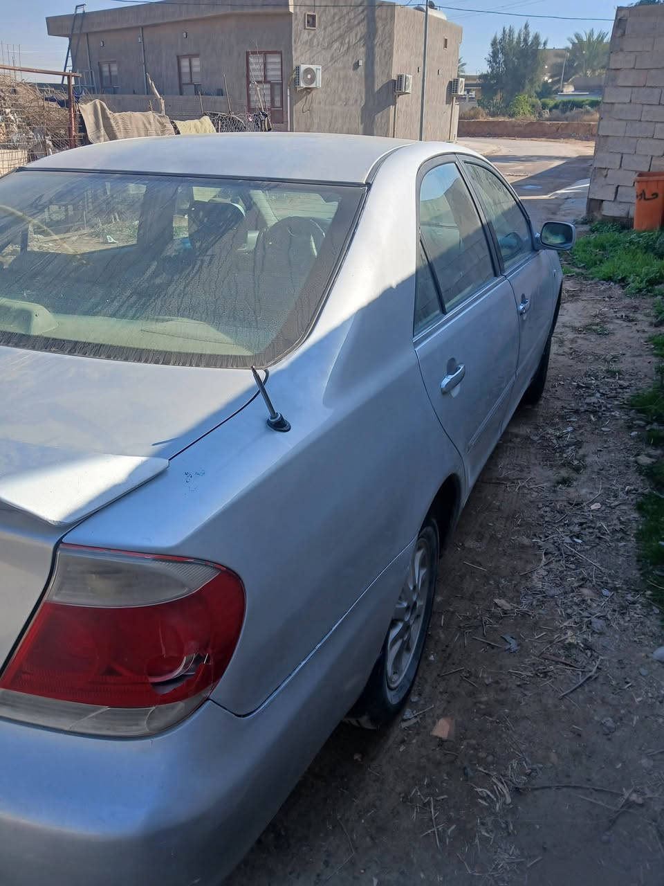 كامري للبيع لون رصاصي مصبوغة حزام رقم ديالى السعر ٨٠ وبيه مجال للاتصال***********
