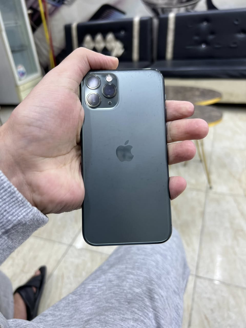 السلام عليكم للبيع 11 برو الصغير مو الجبير الصغير ذاكره 64مبدل بطاريه فقط الباقي كله فوول السعر210وبي مجال عنواني شعب شارع الصحه رقمي ***********
