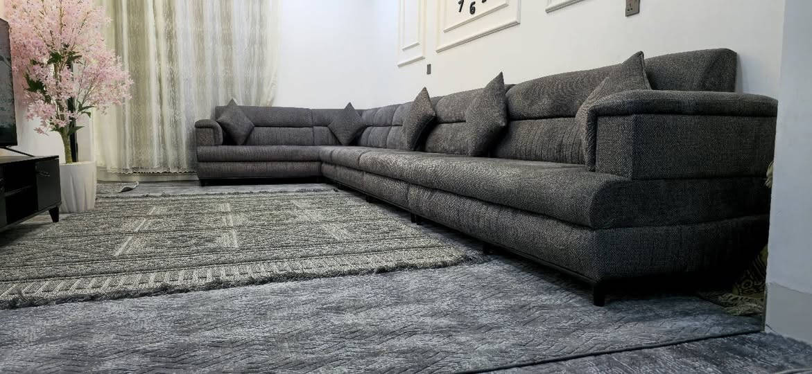 ​🛋️ أثاث الموصل - صمم طقم أحلامك والتنفيذ علينا! 🛋️
شايل هم القياس؟ عاجبك موديل بالإنترنت وما عم تلقاه؟

بمعملنا.. ماكو شي مستحيل! أي تصميم ببالك، أي قنفة شفتها وعجبتك، إحنا نقدر نولّدها ونفذها إلك بالمليم وبأعلى جودة. 😉✨

​🔥 ليش تختارنا؟ لأن الميزّات مالتنا "خرافية":

​تفصيل حسب الطلب: نقلدلك أي تصميم يعجبك (تركي، كلاسيك، مودرن، أمريكي).

​الألوان والقماش: اختار أي لون يخطر ببالك وأي نوع قماش يعجبك.

​الخشب والمواد: نشتغل بأجود أنواع الخشب اللي يعجبك ويتحمل العمر كله.

​عقدة القياسات انحلت: قياسات محيرة؟ قياسات غريبة؟ صالة مالتك بيها زوايا صعبة؟ عوفها علينا.. نفصلك القياس بالصوت والمليم!

​💥 العرض الأقوى والحصري 💥

​طقم قنفات (طخم) 7 أمتار كامل مكمل

💰 بسعر خيالي: 350 ألف دينار فقط! 💰

​📌 ملاحظة: صمّم القنفة اللي ببالك، وتعال نورنا.. إحنا نطلعلك القطعة أحلى من الصورة!

​📞 للحجز والاستفسار (متواجدين واتساب):

​تواصل معنا مباشرة عبر الأرقام التالية:

​📱 ***********

​📱 ***********

​📍 موقعنا: الموصل

(مستعدين لتلبية كافة طلباتكم بأسرع وقت وأرقى تعامل)
