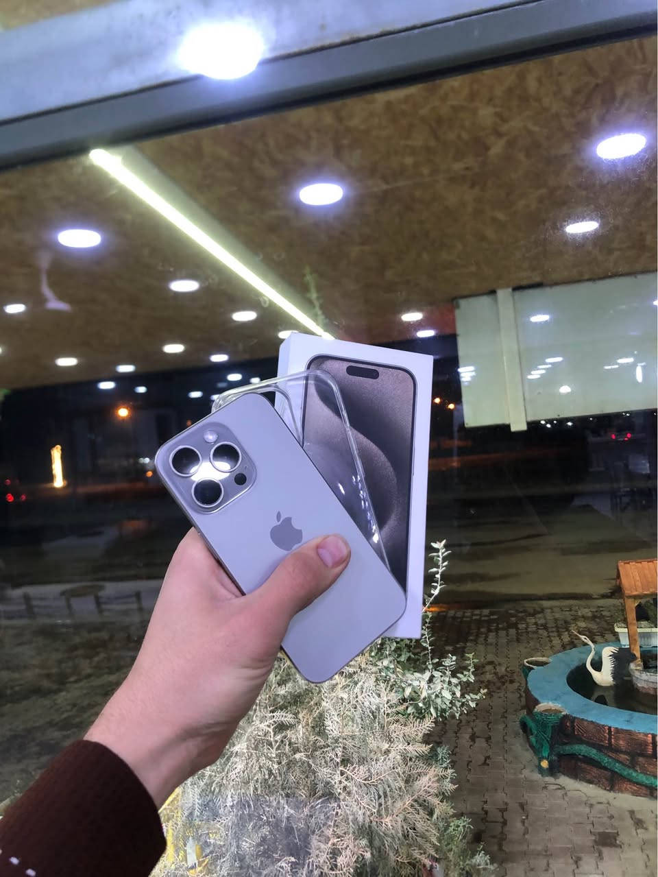 IPhone 15 pro
کامل ئەشیا کارتۆنی ئەسڵی 
زاکیرە 256
1sim 
پاتری 86 
%98 خاوێنە وردە شوختیشی نیە 
***********
واتساپ ڤایبەر السليمانية, العراق
