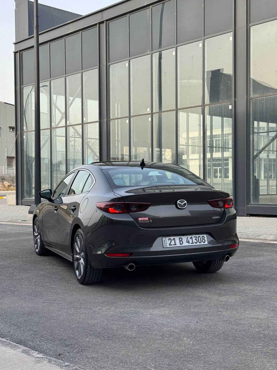 Mazda 3 prefferd 2.5 All wheel drive   model 
2021
کلین تایتڵ
‎مەکینە ٢.٥ بێ تۆربۆ 
model 2021
 
‎ ڕەنگی نەوتی ٥٩٠٠٠ کیلۆمەتر ڕۆشتووە

 مواسەفات
‎سلاید  
کوشن هیتەر
‎کوشن خەزن 
‎ڕادار ئۆتۆ ستۆپ 
‎ڕاداری خەتی جادە 
‎ڕاداری ناو چەی کوێر 
‎فلچەی جام قەترە 
‎چوار جام فول ئۆتۆ
‎ئۆتۆ هۆڵد 
‎حاسە
‎برێک بەسمە
‎بەسمە 
‎دەرگا بەسمە 
‎لایت فول لید 
‎فڵچە ئۆتۆ لەگەڵ باران خێراو خاو ئەبێتەوە
‎کوشن جڵدی کرێمی
‎کامێرا
‎تەبرید دوو بەش
‎کار پلەی 
‎ئەندرۆید پلەی

‎زۆر مواسەفاتی تر 

 

بێ بۆیاخە دەعامیەکانیشی بەشەرت بۆیاخی نیە نمونەیە لە جوانی شوختیشی نیە جگە لە پەلەیەک کارت بە نوکی بۆنیتەکەیەوە شایەنی باس نیە ،تەنها ئێرباگ سوکان وداشبڵ شەریکەی بۆ دانراوەتەوە ،کارابایات گێڕ مەکینە هەموو شتێکی بەشەرت یەک دینار مەسرەفی نیە،ساڵ و نیوێکە لای خۆمە بەنزینی محسن و ڕۆنی مۆتڵ نەبێت تێم نەکردووە سەنەوی تاکو ٢٠٢٩ تازەیە، هەموو شتێکیم نوسیوە ئەگەر موشتەریت تیلکە لە خزمەتا ئەبم
***********

سعر:148$ مەجال السليمانية, العراق

