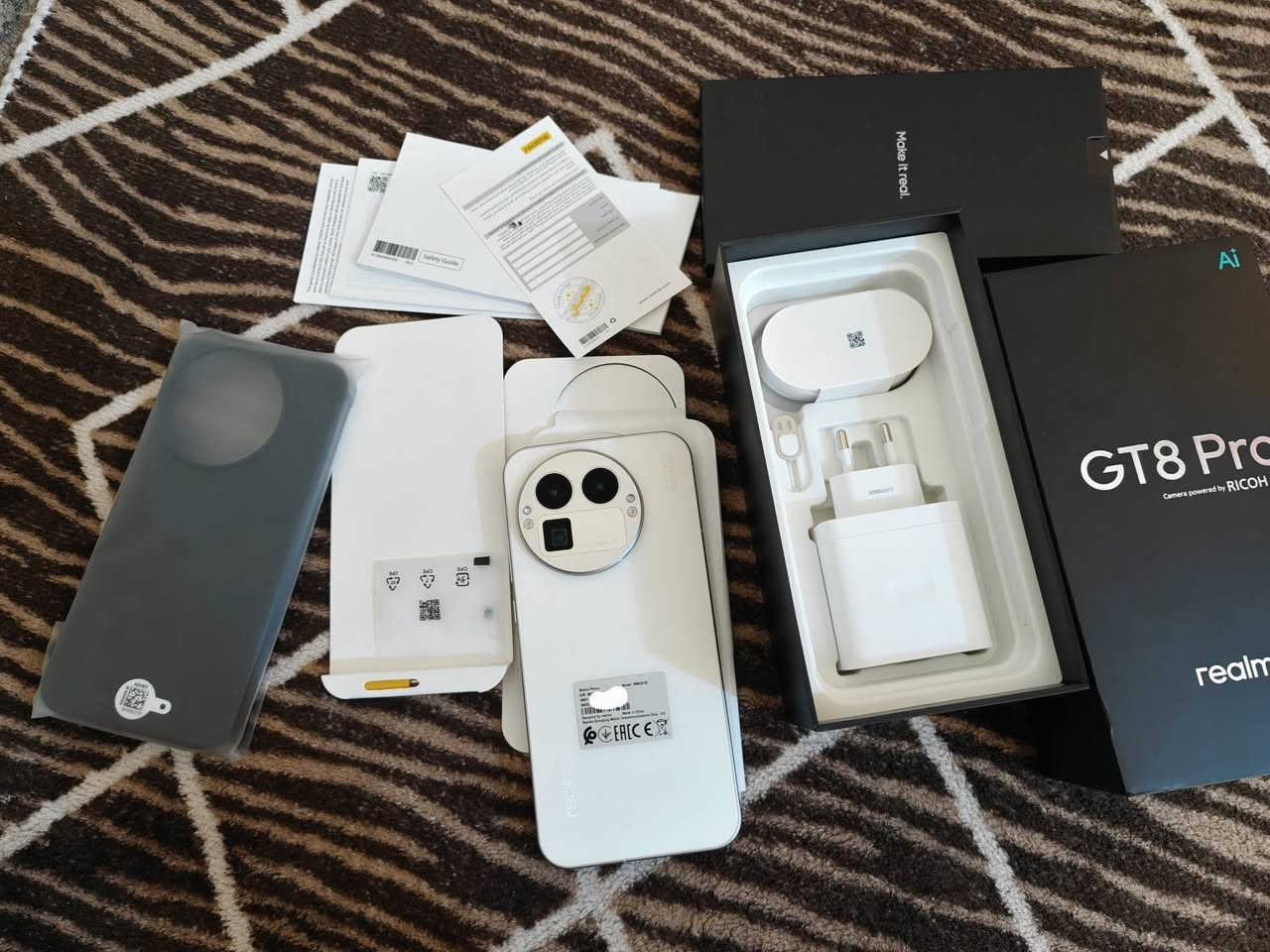ريلمي gt 8 pro  ذاكرة 512 رام 16 نسخة عالمية استخدام اسبوع فقط شرط ملحقاته ممستخدمه مراوس ب اس 26 الترا او للبيع السعر مليون و200 عنواني بغداد اي استفسار عالرقم ***********
