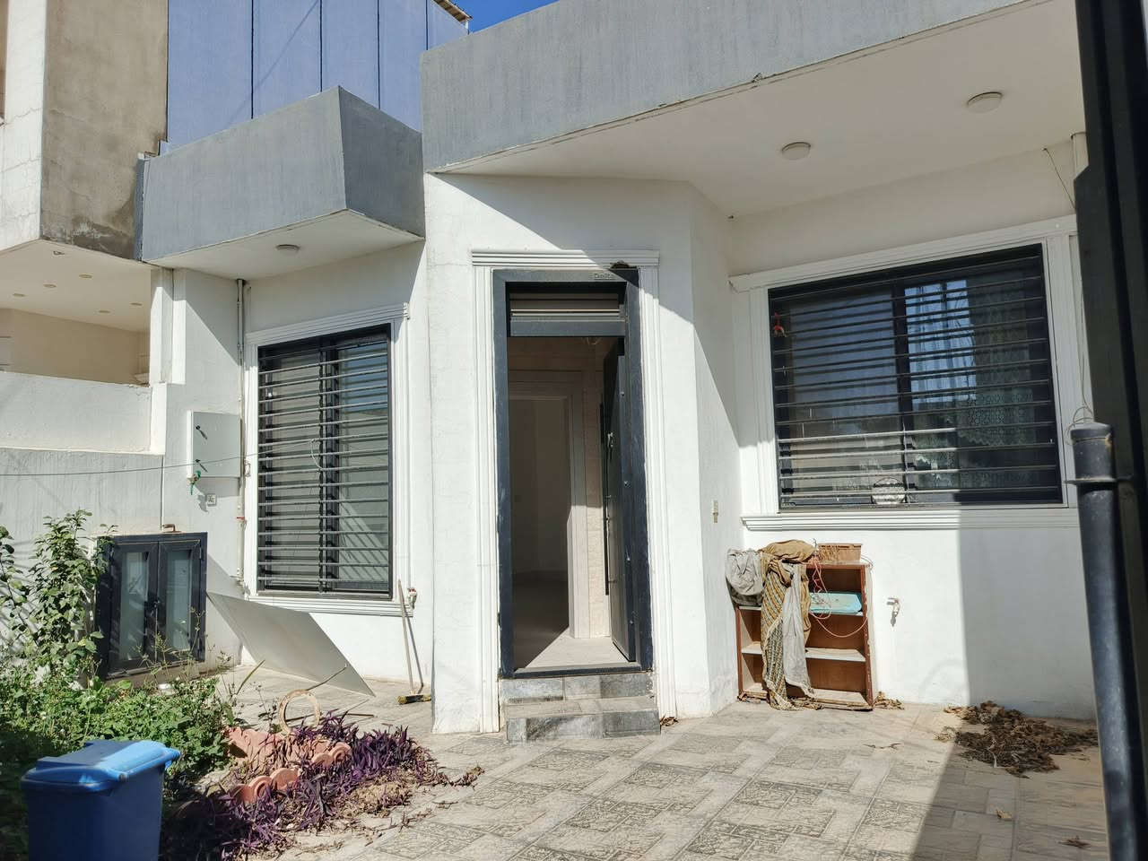 🔶دار للبيع 
•••••••••••••••••••••••••••••••••••••••••••••••••
🔶 المنطقة:خلف افران فلسطين
🔶 الواجه .7.5م
🔶 المساحة:150م
🔶 صنف العقار / طابو
🔶 السعر / خاص لطفآ
#الطابق الاول
استقبال مطبخ وهول مفتوح وغرفة نوم وصحيات
الطابق الثاني غرفة نوم ومخزن
_____________________________________
 #للأستفسار أكثر عن العقار
 #مراجعة مكتب الرواد للعقار
 #قرب مجسر تسعين بعد فاملي مول
#ومراسلة الصفحة او الاتصال على الرقم
 @
     ***********
     ***********
     ***********
—————————————————————————
#عنوانا@مكتب الرواد للعقار قرب مجسر تسعين 
#للأعلان 📣 
#نستقبل جميع عروضكم و طلباتكم السكنية والتجارية
