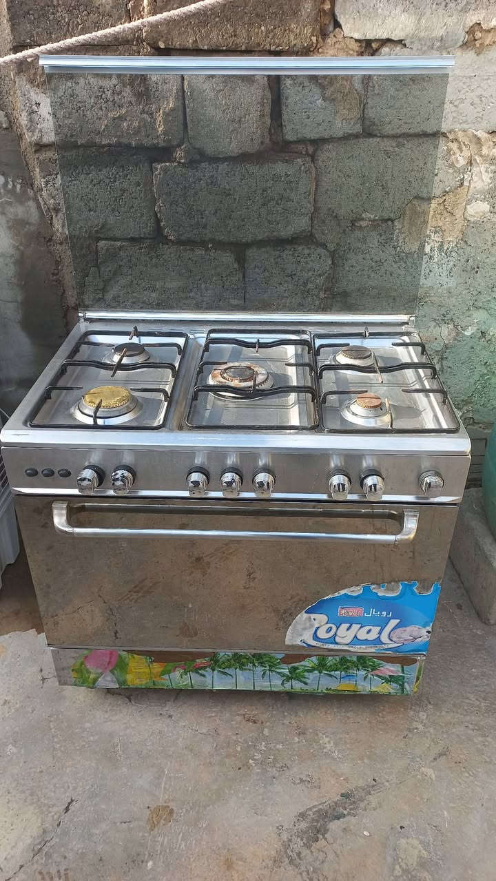 طباخ رويال مصري شغال شرط علفحص للبيع سعر ١٦٠الف كركوك حي عروبة ***********
