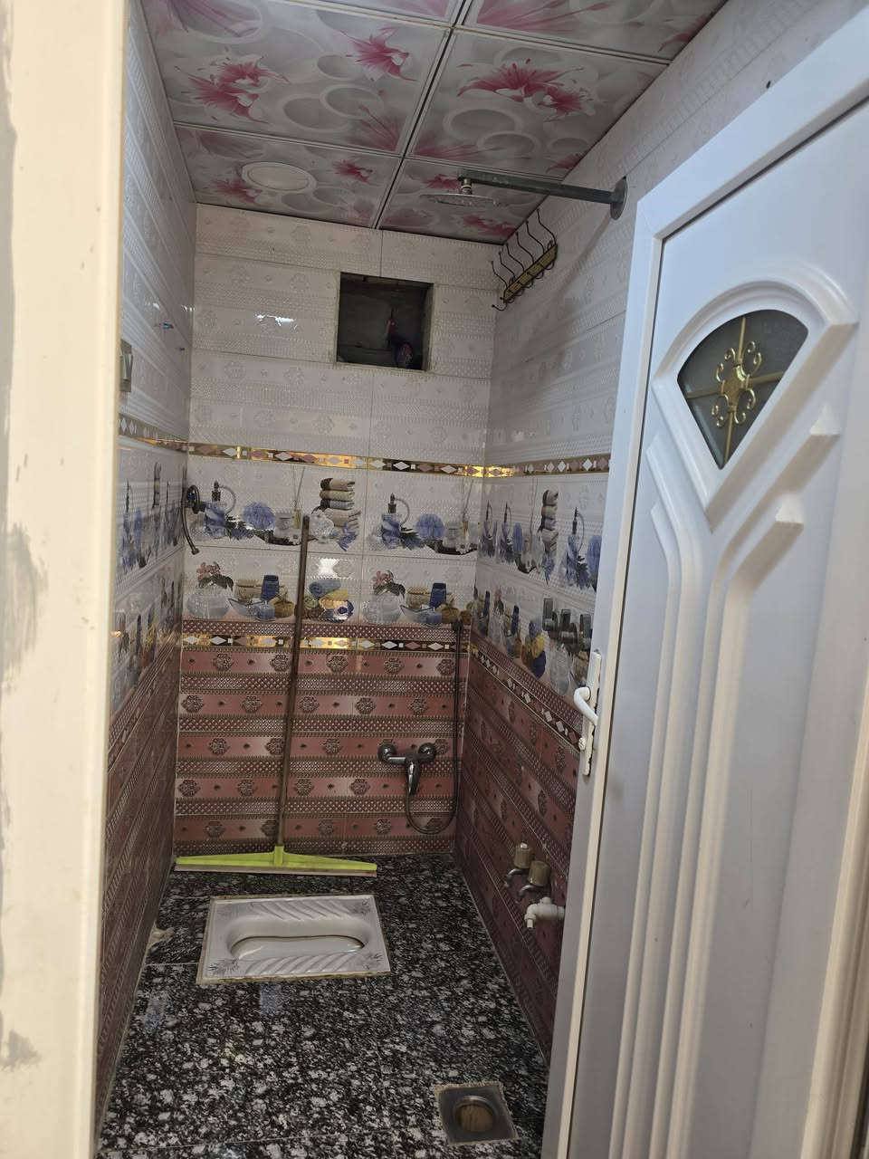 بيت  مساحة ١٠٠م خلفي زراعي للبيع
بيه وصل تطويب
البناء درجه ممتازه
العنوان خلف الروف قرب بيت النائب دواود العيدان
السعر ٤٨ وبيه مجال
الاتصال على الرقم فقط اتصال ***********
