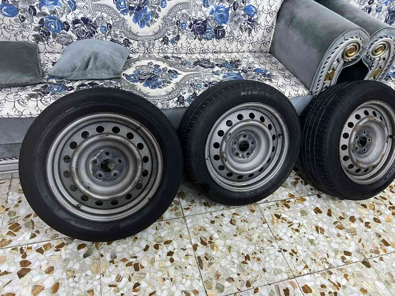سلام عليكم ويل 16 هوه وتايراته
زوج تايرات 205/55/16وزوج 205/60/16 سعر ب 200 وبيهن مجال هاذ رقمي ***********

