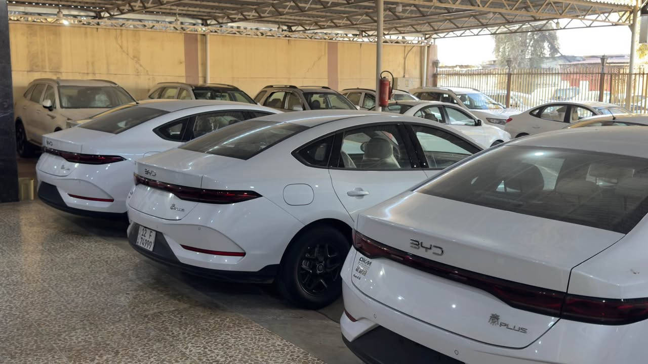 يتوفر في معرض الروضة لتجارة السيارات الحديثة 
BYD DESETROYR 2025 اسود 

BYD QIN PLUS2025 ابيض
يوجد داخل عسلي وداخل زيتوني 
عروض مميزة واسعار تنافسية🔥🔥🚘
*********** موصل, نينوى
