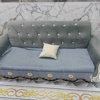 قنفات للبيع عدد ٥ ثنين كبار وحده وصط وثنين كراسي   السعر 150 وبيهن مجا...