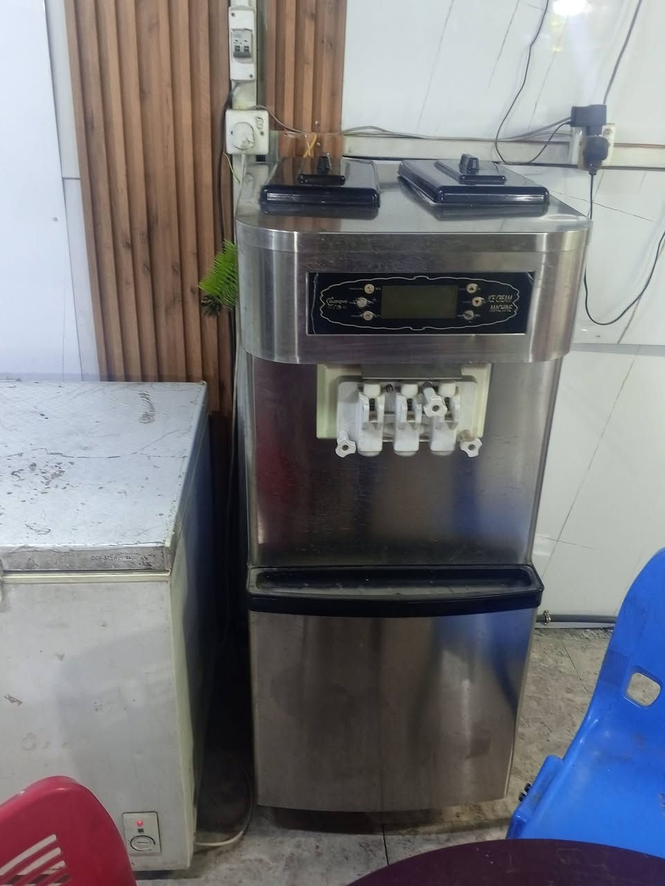 السلام عليكم عندي ماكينه سوفت للبيع السعر،٦ اوراق‏‪***********‬‏
