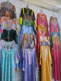 ملابس نسائية • عبايات • شارع ٦٠