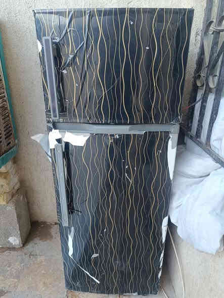 ثلاجه اللبيع نضيفه سعرهه 80 الف وبيهه مجال بصيط تجميد فول شراي هاذ رقمي***********
