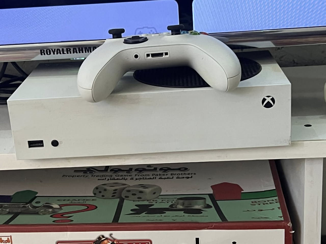 شاشه حجم 65 موصفات حلوه بيها 4k تدعم الذكاء الاصطناعي استعمالها شهرين  وياها اكس بوكس سيرس إس بالباكيت استعمال شهرين هم 
***********
