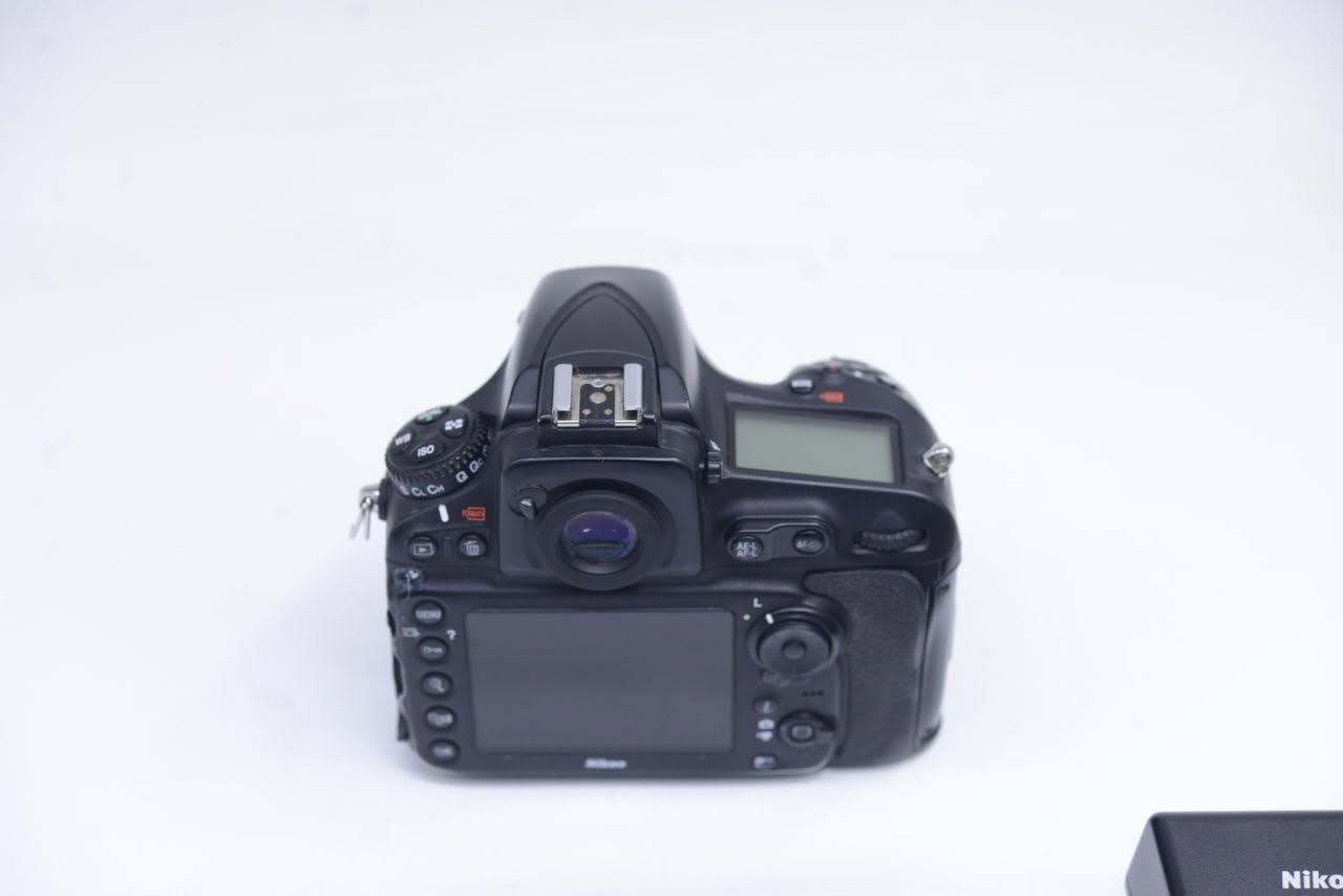 كأمره نيكون  (💣 ✨810D 📸💣) سعر 650
نضافه 70/100 كامل ملحقات 

📸

1- رام 32✅

2- حقيبه   💫

3- حزام كتف✅

4- شاحنه اصليه ✅

5 بطاريه اصليه ✅ 

6- توصاله نقل صور ✅ او توصيل مجاني 💫

الدفع بعد ال فحص و القناعه التامه 

 ***********
