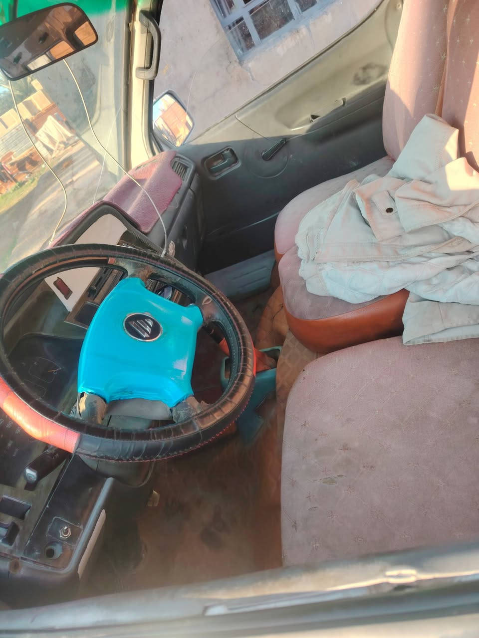 السلام عليكم فتون للبيع 2008 سياره باسمي تحويل ثاني يوم محرك ونجي السعر 58 بها مجال  ***********
