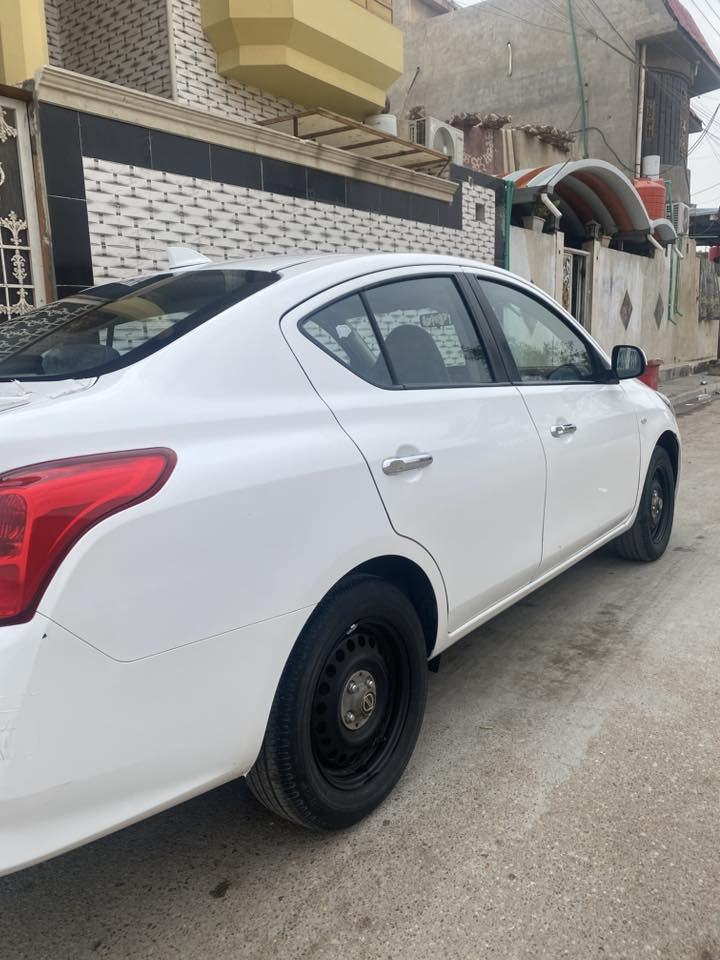 نيسان سني  هندي ام البليته الزركه 2024 ماشيه 51 الف كفاله ماعده التكمه موضح صورتها ب المنشور سياره جاهزة مال جناي  سعرها 120  
***********
