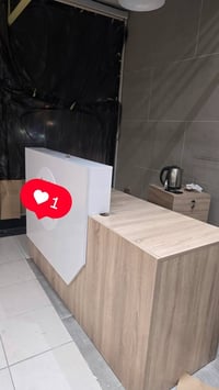 ميز • مستعمل شوية • مع ملحق