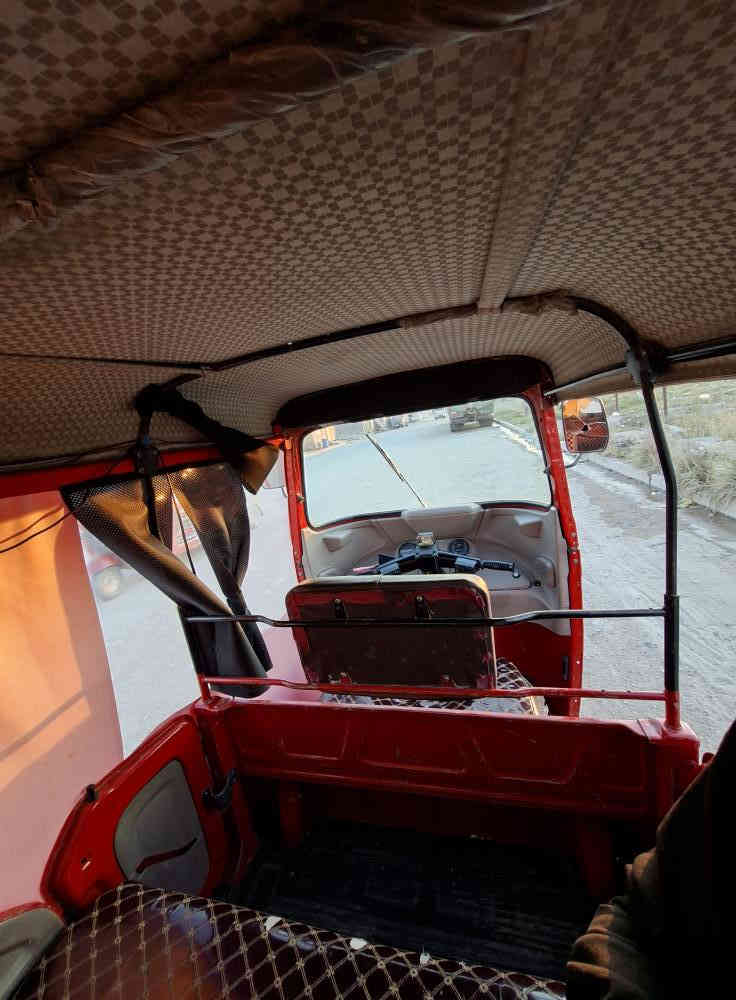 تكتك للبيع الكشر كفاله عامه من اي ضربه بس المكينه مجفته رقم عربي ***********
