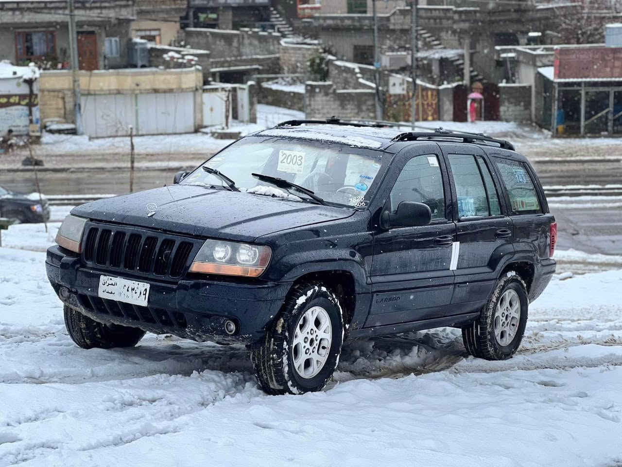 جێب لاریدۆ مۆدیل ٢٠٠١ ئارمی پلاسیکی سلێمانی مەکینەو گێری بیلاد شەش پستۆن دەبل ئەکسل بی دەعم و لێدراو حیزام بۆیاخە  بۆ جوانی هیچی پیوەنییە سلایدە پانکەی کراوەتە کارەبای زۆر جوانو بی مەسرەفە تایەو ویلی تازەیە تەقەو رەقەی نییە ئارمەکەی تازە کراوەتۆ  سعری ٥٣ گەلاو کەمی معامەلە شوین هەلەبجەی تازە 
***********
*********** السليمانية, العراق
