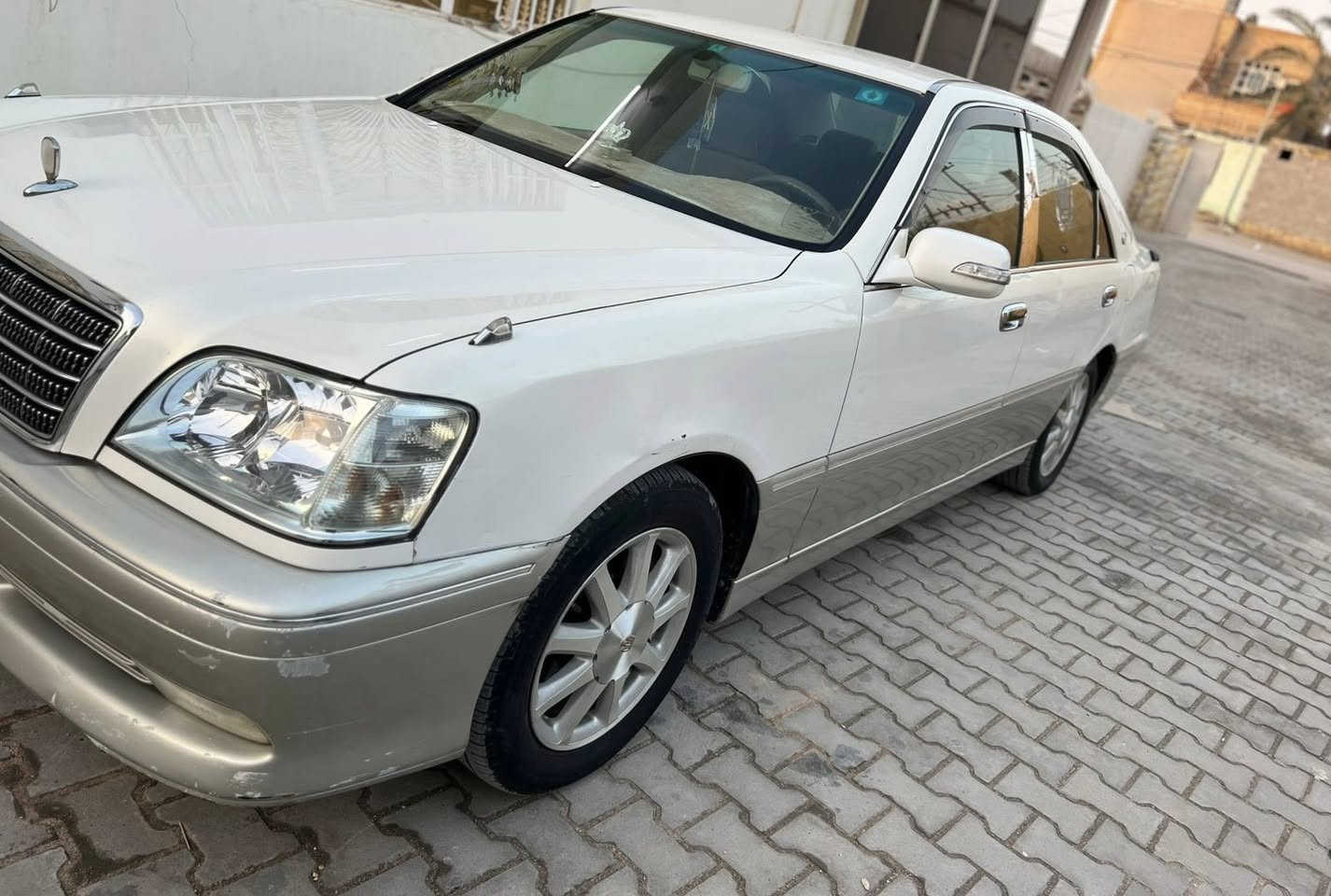 السلام عليكم
ملكة موديل 2002 مكفولة رقم جديد حرة مداور ثاني يوم
مكفولة كفالة عامة
السعر 142 وبيه مجال للطيبين
* دكمتين ديفور الزغير
* شاصي 71
* كرستال اصل مكفوله كفاله عامه سنويه لغاية 29
* تبريد ثلج
* كشنات كهربائي اربعه
* المحرك: (6 سلندر).
* ناقل الحركة: أوتوماتيك.
* نظام الدفع: خلفي.
* عدد المقاعد: 5 ركاب.
* مثبت سرعة.
* كاميرا خلفية.
* وسائد هوائية متعددة.
* مصابيح LED.
* ستائر كهربائية خلفية.
وبعد مواصفات هواي
مكان السيارة السماوة - الرميثة
للأستفسار  ‭0782 669 4704‬
