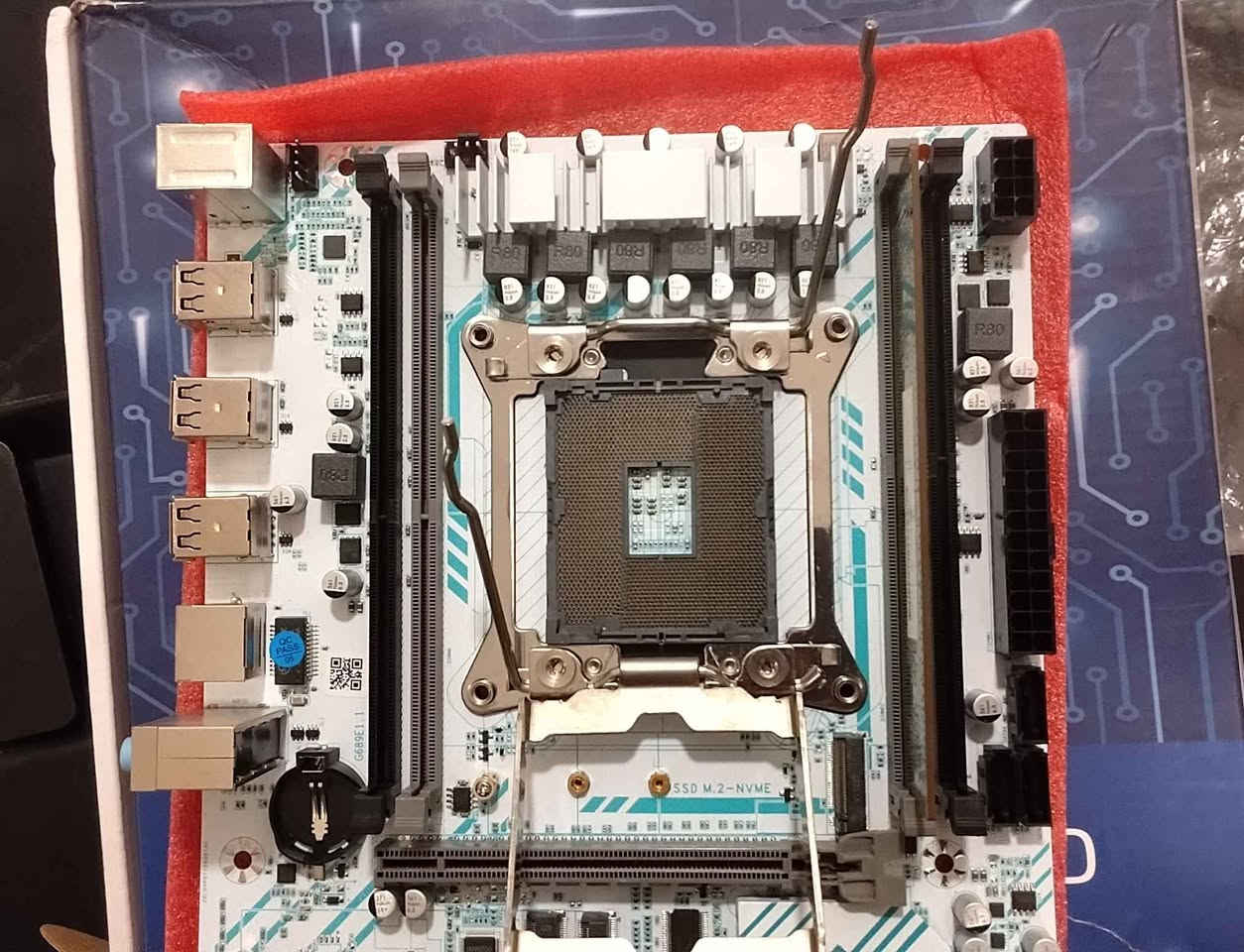 كومبو زيون معالج مذربورد ورام
Xeon E5 2680 V4

4gb ddr4 Samsung 2666mhz

Soyo X99E-D4 motherboard

السعر قفل
لا يوجد توصيل، مكاني بغداد صليخ ٦٠٠ بغداد, العراق


**إذا كنت صاحب هذا الإعلان وتريد حذفه لأي سبب، رجاءا أرسل رسالة إلى الدعم الفني**