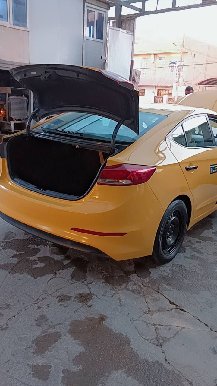 السلام عليكم من رخصة الادمن النترا 2017 سيارة جديده بمعنى الكلمه خير من الله الله شاهد مناقصهة اي شي تخم تاير ويل جدد بالكارتون منضومة بانزين جديده من نوزل وبلك ومجول داخل مدوشم كله جنطه بالكارتزن السيارة حادثهة كلش حلو جاملغ ايمن وكفة الباب مال الصدر بدون دواخل ايرباك بس مال تكمه مال باب غيرهة مكفول السياره مال جناي للاستفسار اتصل واني خادم السعر خاص 
***********
***********ابو مصطفى واني خادم
