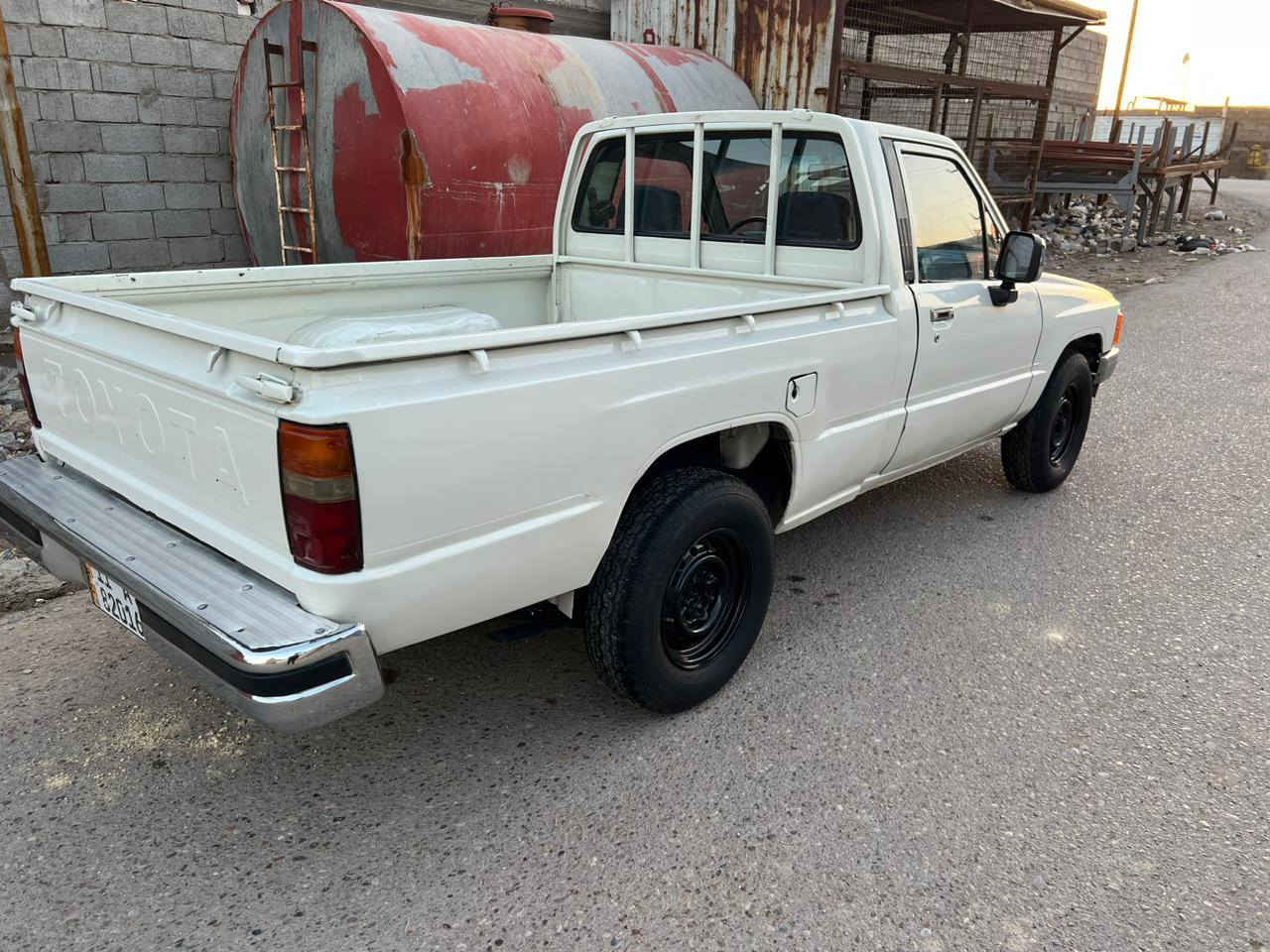 السلام عليكم 
بيكم تيوتا موديل ١٩٨٨ رقم بغداد انكليزي بسمي وهزه جديده سنويه لغايه ٣٠ مكينه كروسيده خمسه كير محرك وكير واكسل كفاله صدر امامي وخلفي جديد بريك اربع وياله كله جديد تخم تاير جديد تخم كهربائيات جديد سياره معمره جديد وصبغ عام
السعر ٤٥ وبيهه مجال
مكان السياره بغداد
الاتصال على الرقم
***********
***********
