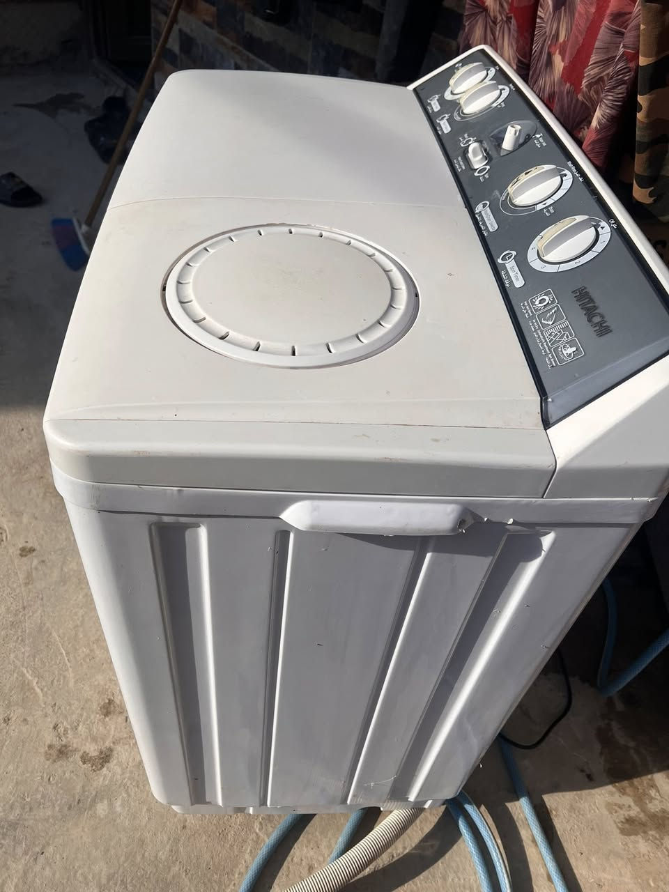 غسالا هيتاشي اخت الجديدة شرط الشغل ايعطل مابيهة سعر الغسالة 58 وبيهة مجال شي قليل للستفسار التصال ***********
